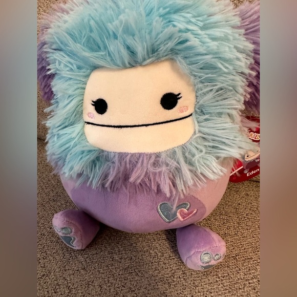 Nwt 💘 8” EDEN Purple BIGFOOT Yeti Valentines Day Hearts Squishmallows - Picture 3 of 6
